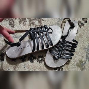 Lucky Brand Black strap sandals size 7